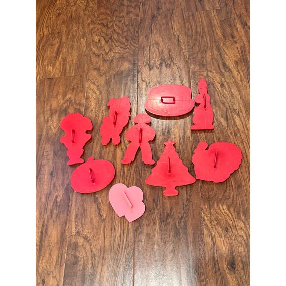 VTG 1970s Tupperwear Complete Set +1 Holiday Cookie design stamp cutters - Picture 2 of 5